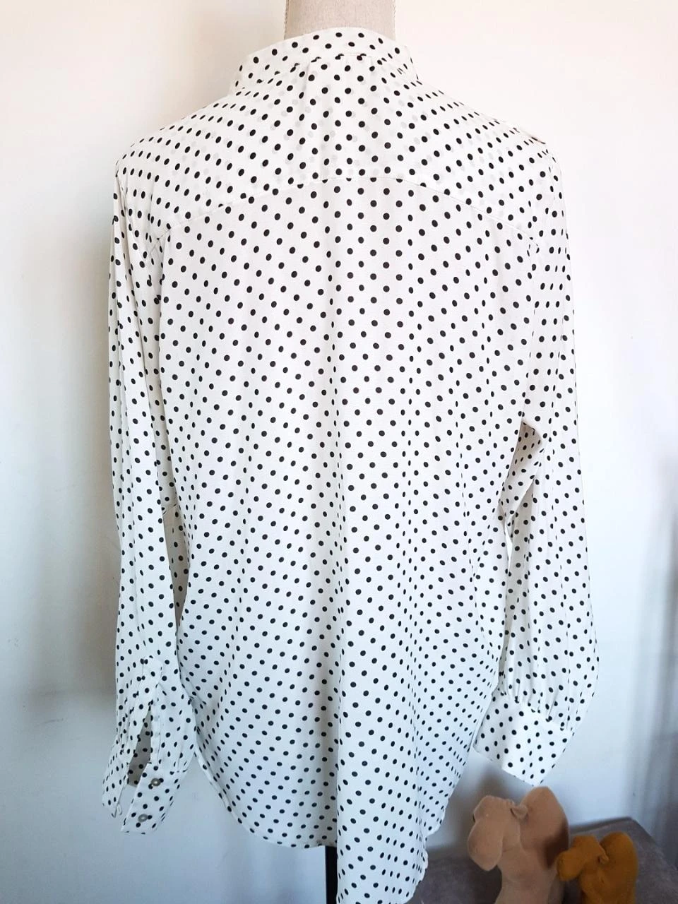 🤍Blusa fluida blanca con lunares negros H&M - Talla 42🕶️ – photo 3